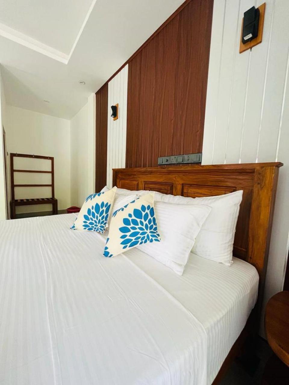 Nn Beach Resort & Spa 尼拉瓦利 外观 照片