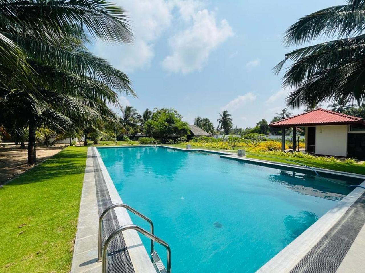 Nn Beach Resort & Spa 尼拉瓦利 外观 照片