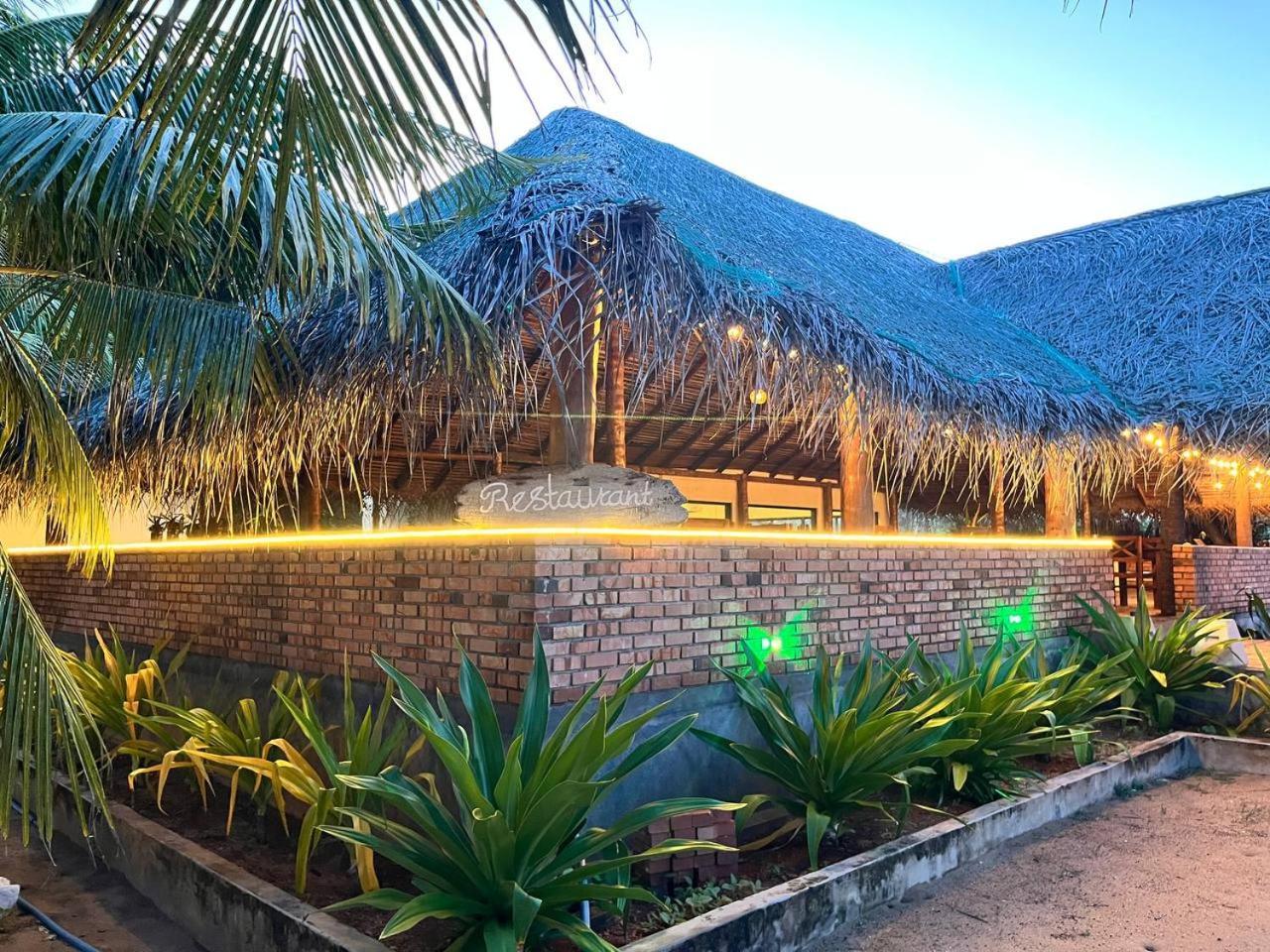 Nn Beach Resort & Spa 尼拉瓦利 外观 照片