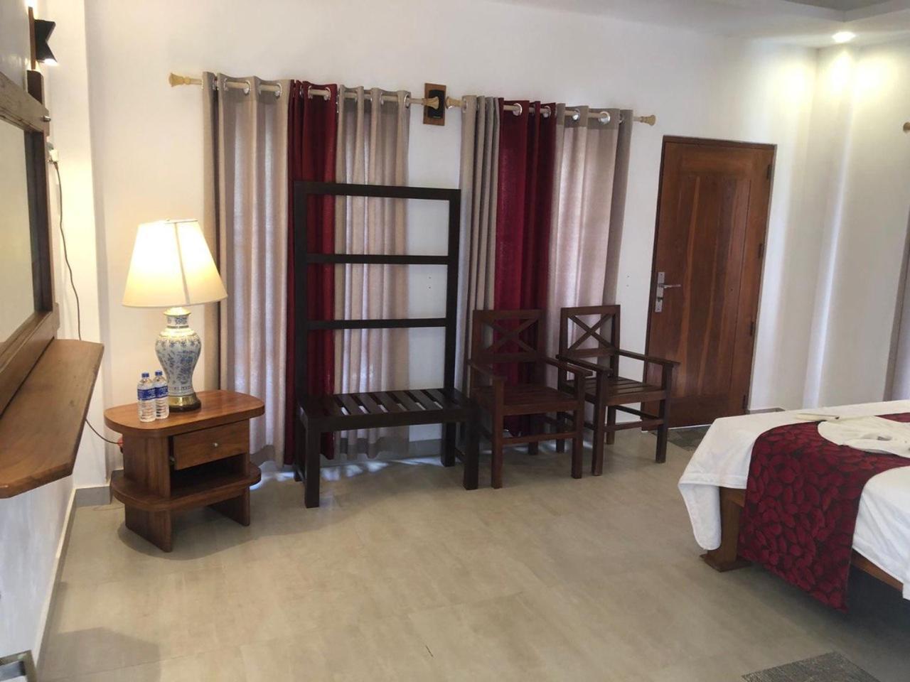 Nn Beach Resort & Spa 尼拉瓦利 外观 照片