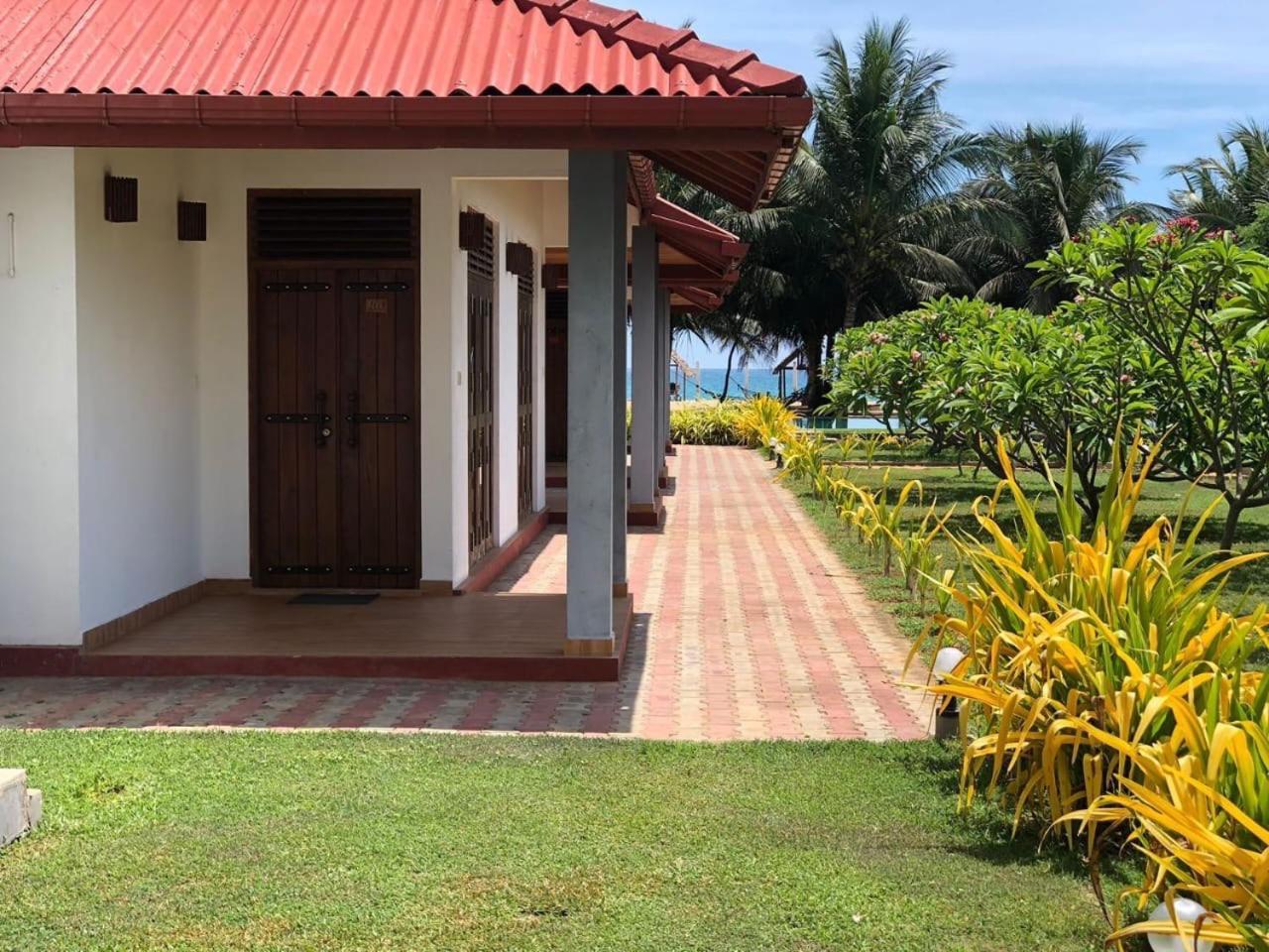 Nn Beach Resort & Spa 尼拉瓦利 外观 照片