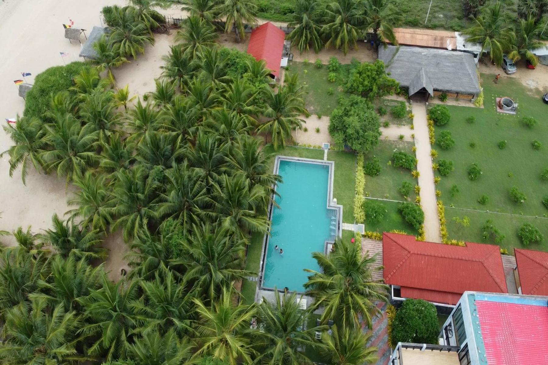 Nn Beach Resort & Spa 尼拉瓦利 外观 照片