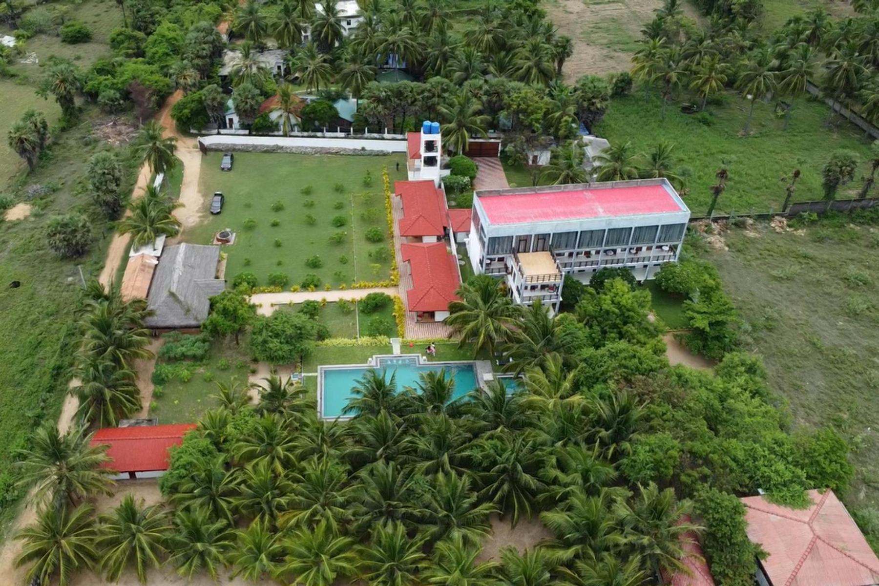 Nn Beach Resort & Spa 尼拉瓦利 外观 照片