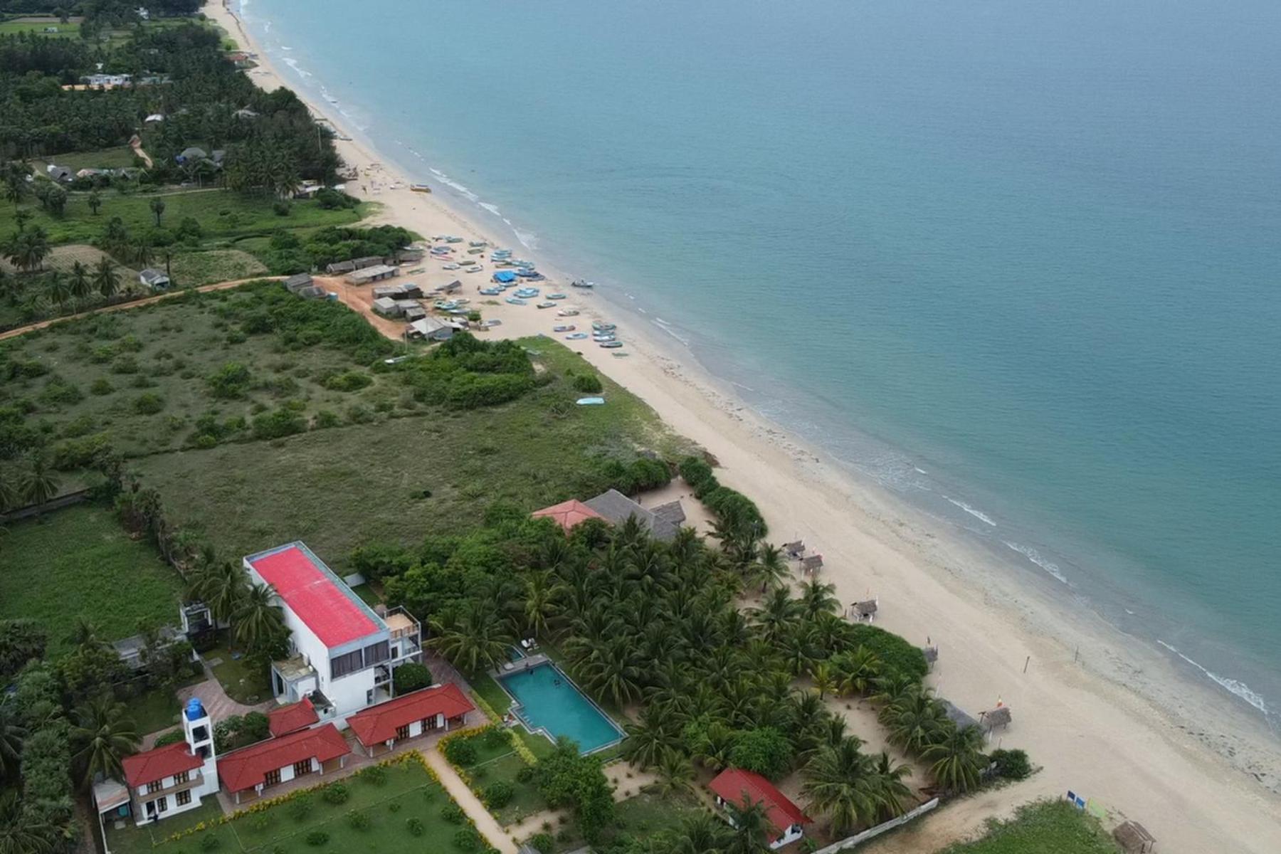 Nn Beach Resort & Spa 尼拉瓦利 外观 照片